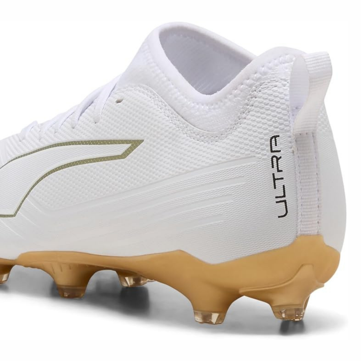 Tenis de Fútbol Puma ULTRA 6 MATCH FG/AG Blanco / Dorado / Negro Hombre